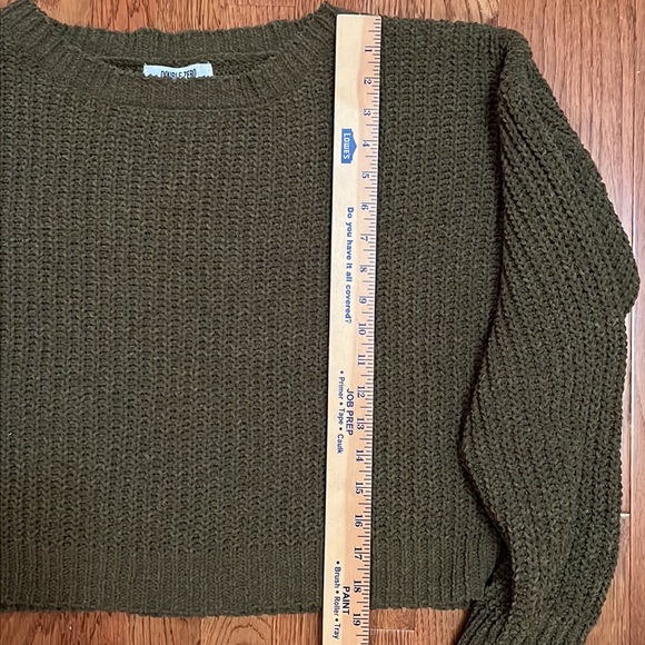 Double Zero Cropped Oversized Sweater - Picture 4 of 7